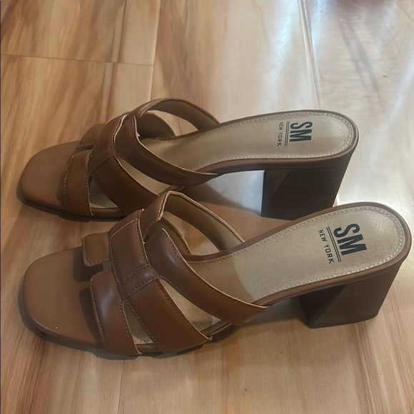 SM New York Brown Mules with Sleek Slip-On Style - Picture 2 of 5